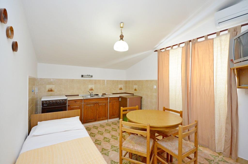 Apartments Vila Punta Jadrtovac Экстерьер фото