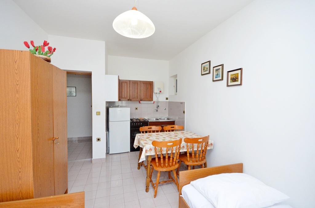 Apartments Vila Punta Jadrtovac Экстерьер фото